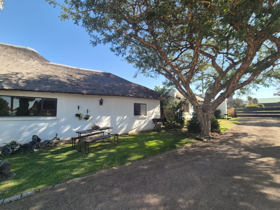 5 Bedroom Property for Sale in Oranjeville Free State